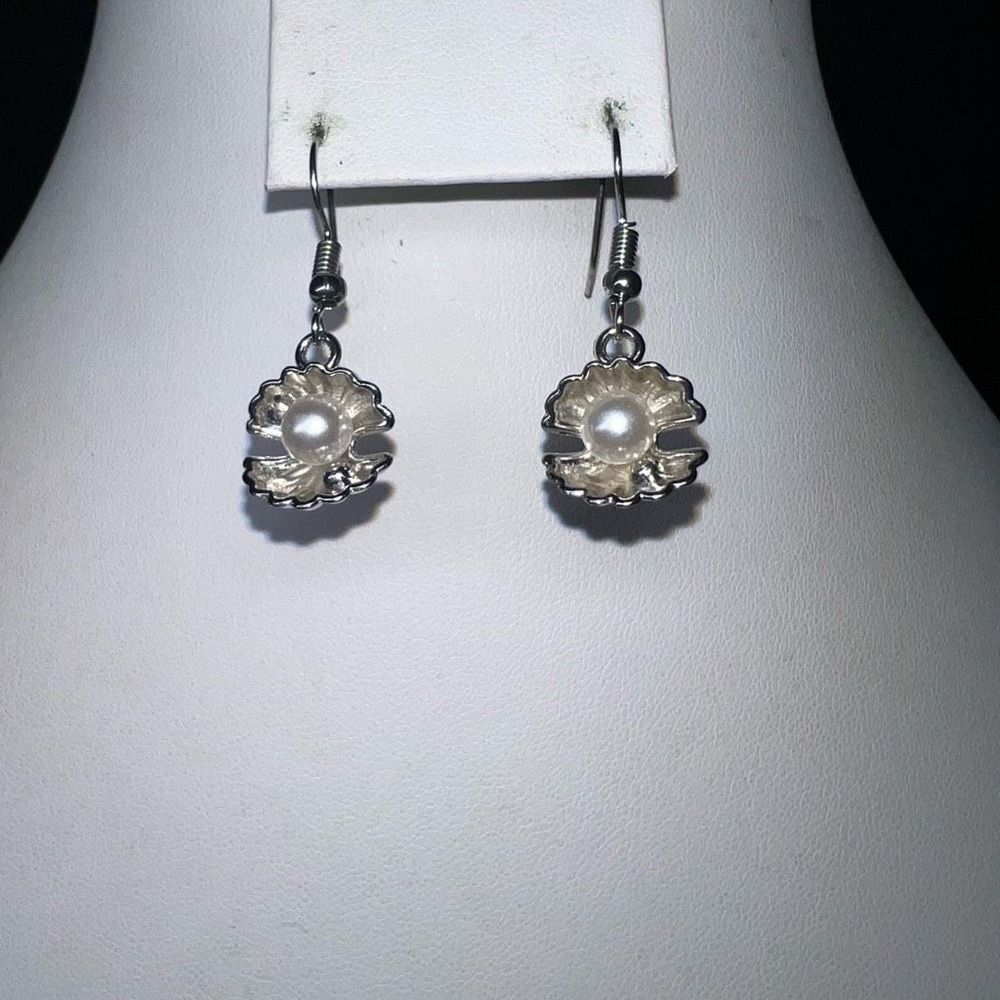 Silver Tone Clamshell with Pearl Dangle Earrings